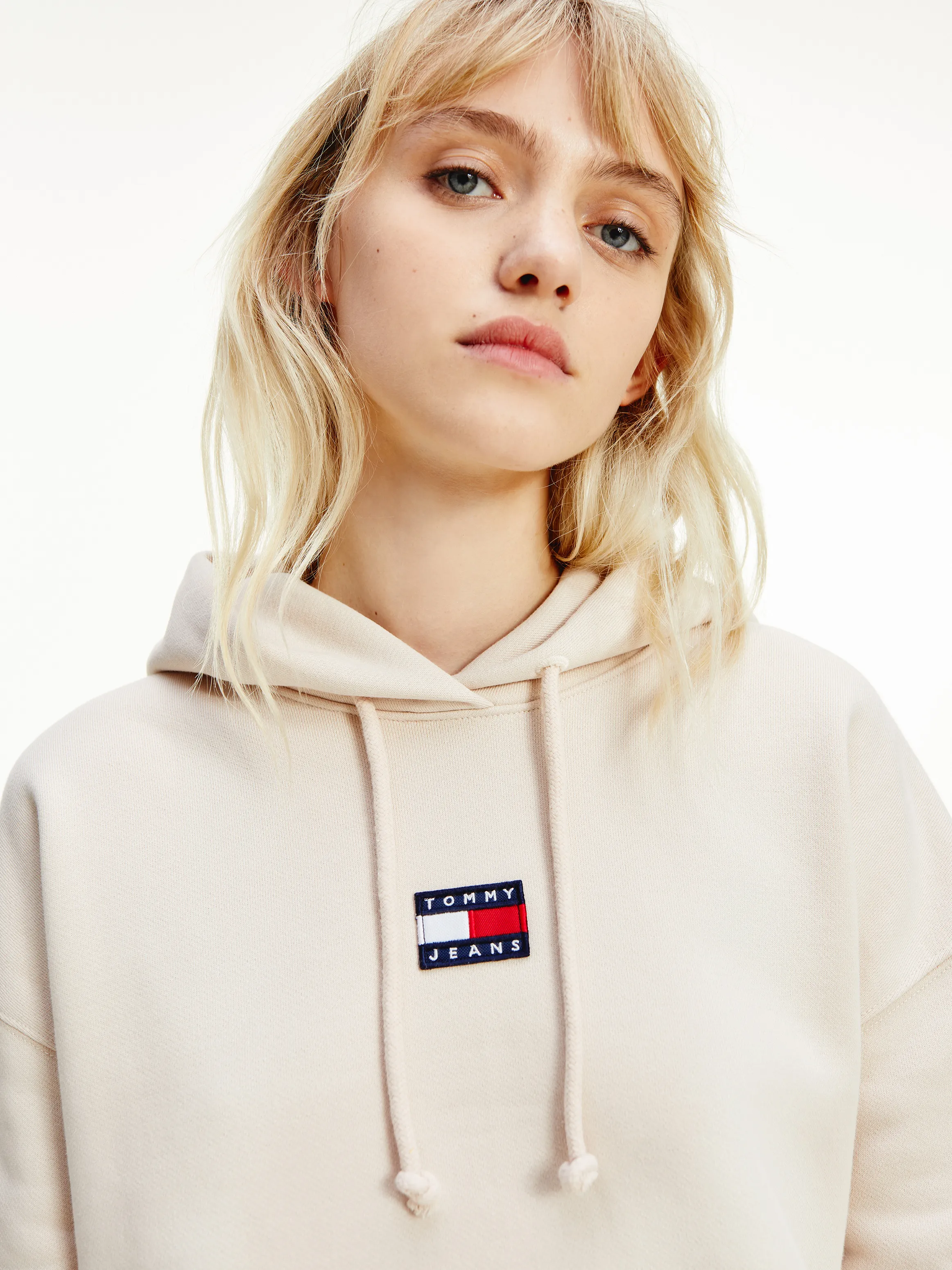 Centre Badge Hoodie | Sweatshirts & Hoodies | Tommy Jeans