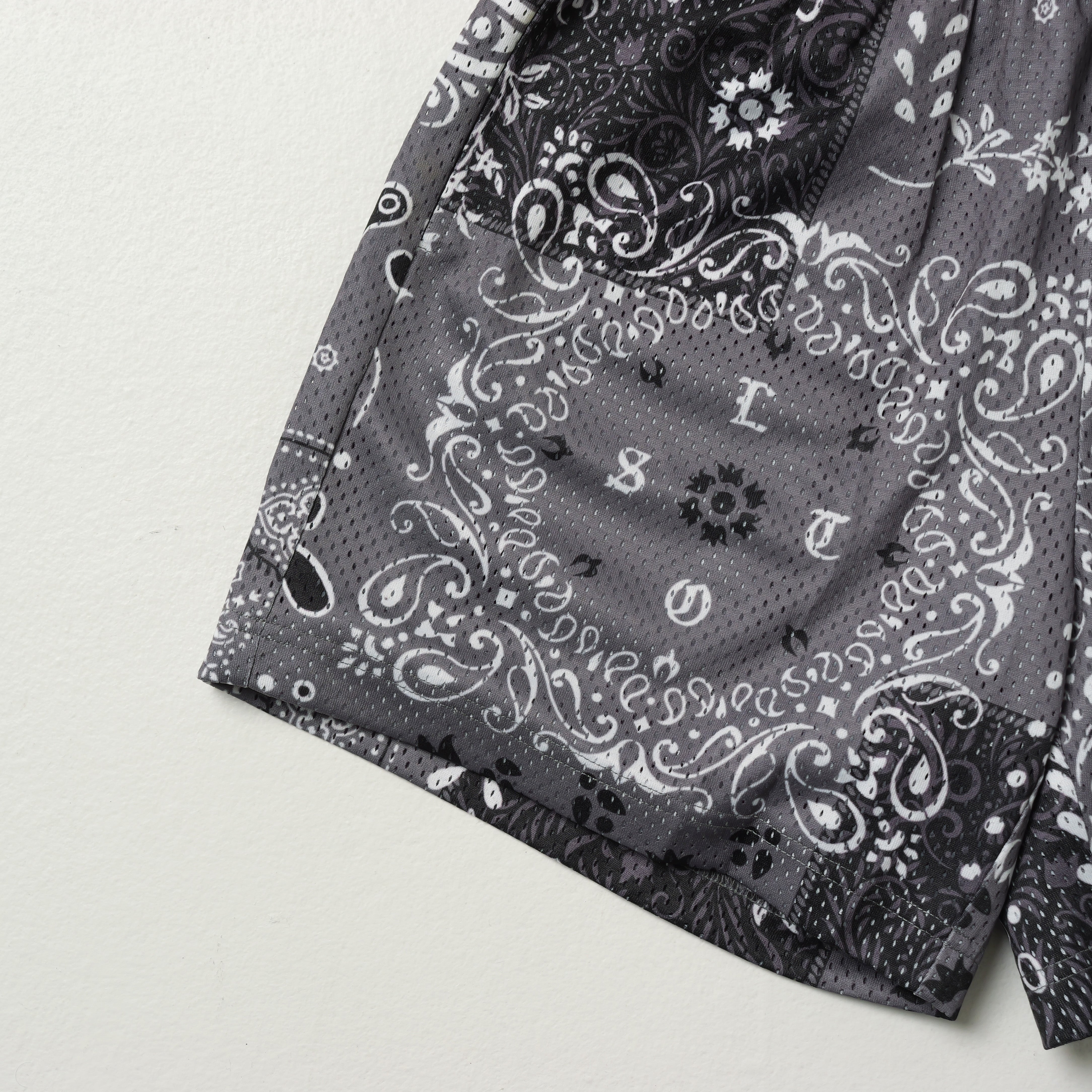 LOST IN PARADISE BLACK PAISLEY SHORTS