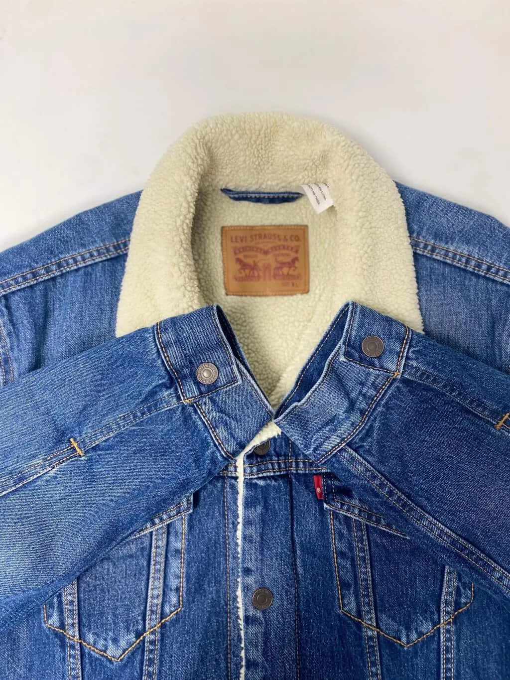 Men’s Levis sherpa trucker jacket with snap buttons – Large