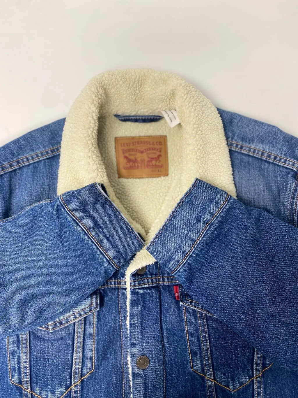 Men’s Levis sherpa trucker jacket with snap buttons – Large