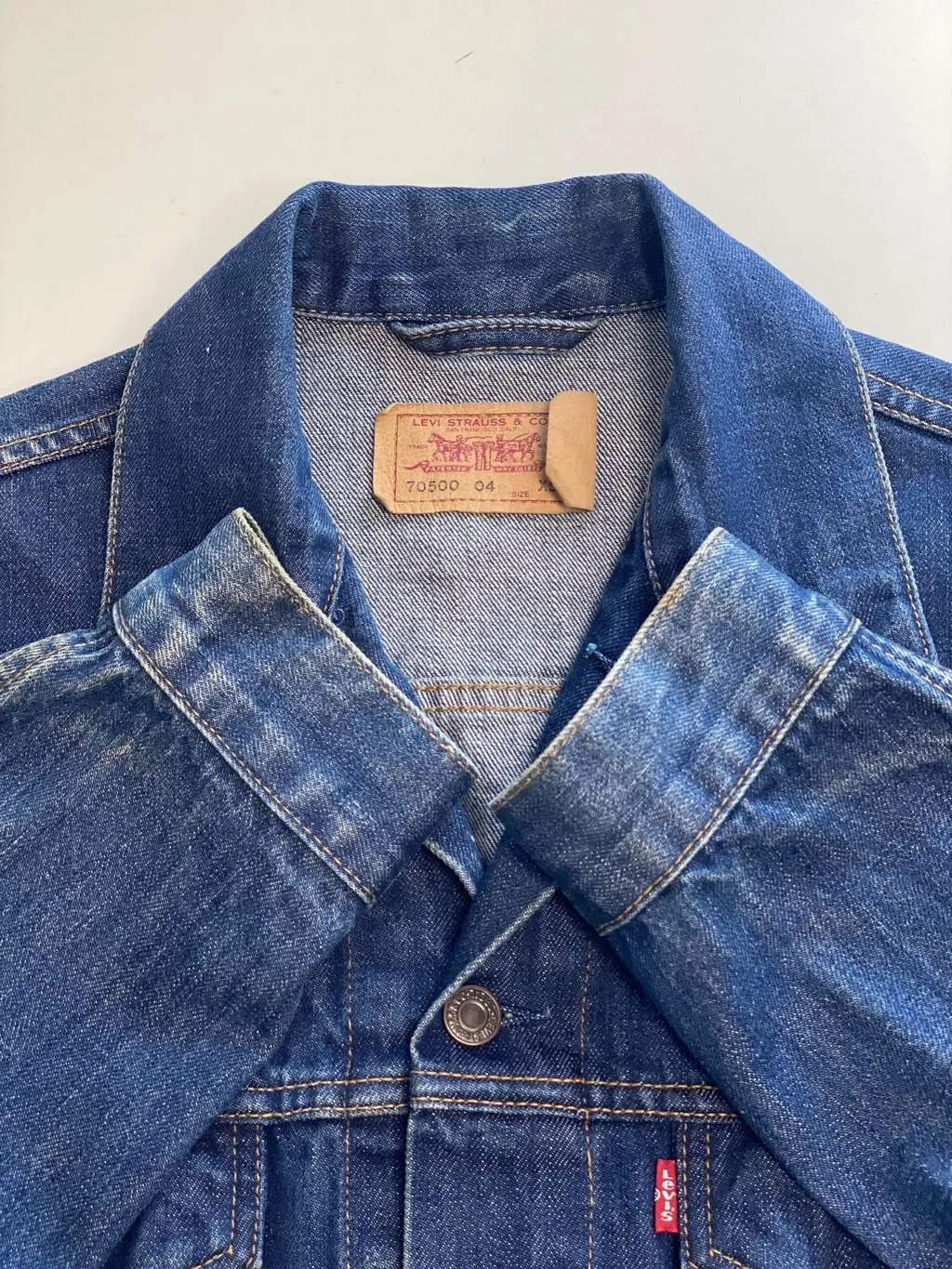 Vintage men’s Levis blue trucker denim jacket, 70500 04 – Medium / Large